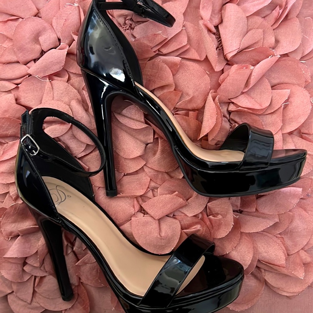 Black 5in heels